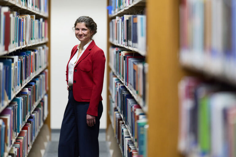 WashU Medicine MD student Caroline DelVecchio studies at the Bernard Becker Medical Library